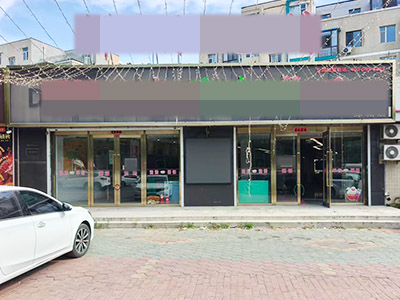 辛寨子辛吉街临街大平层空铺出租