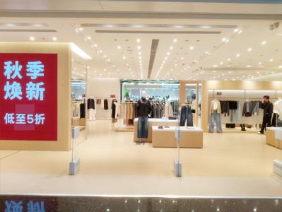 西安路中央大道423平服装店低价转让