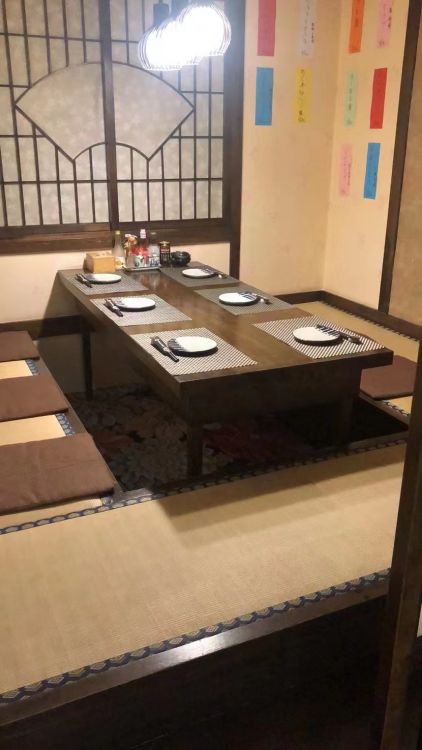 红梅营业中店铺出兑